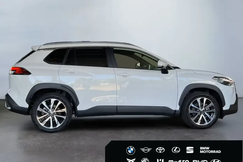 Toyota Corolla Cross din 2024 cu 11.297 km - oferta TOY161000 - foto 3