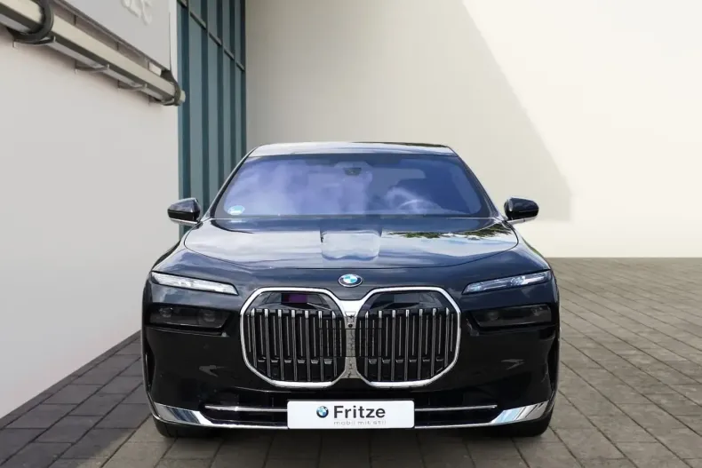 BMW 740 din 2024 cu 14.500 km - oferta BMW161006 - foto 2
