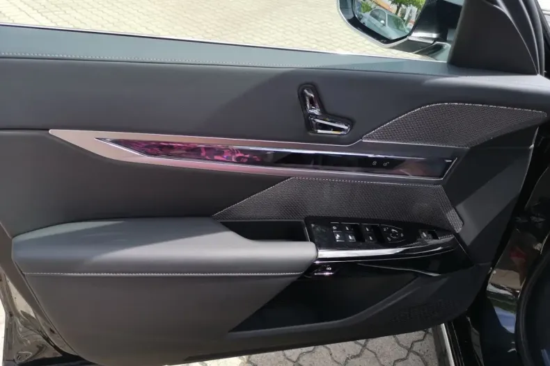 BMW 740 din 2024 cu 14.500 km - oferta BMW161006 - foto 10