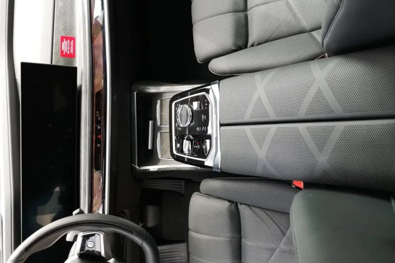 BMW 740 din 2024 cu 14.500 km - oferta BMW161006 - foto 14