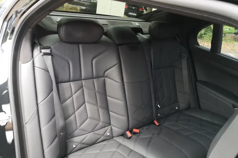 BMW 740 din 2024 cu 14.500 km - oferta BMW161006 - foto 17