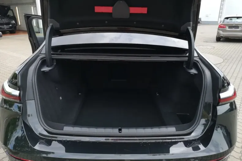 BMW 740 din 2024 cu 14.500 km - oferta BMW161006 - foto 21