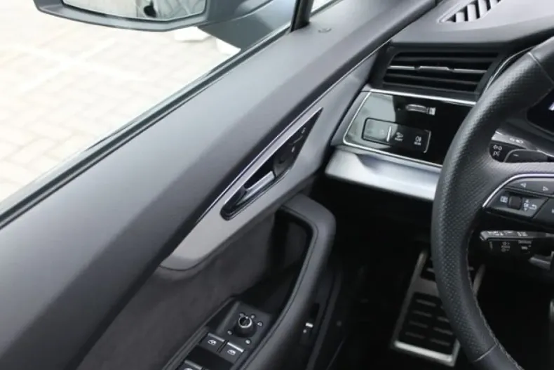 Audi SQ7 din 2022 cu 75.184 km - oferta AUD161009 - foto 17