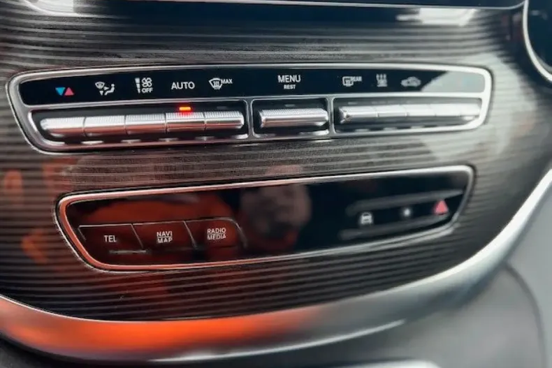 Mercedes-Benz V 250 din 2023 cu 27.500 km - oferta MER161027 - foto 24