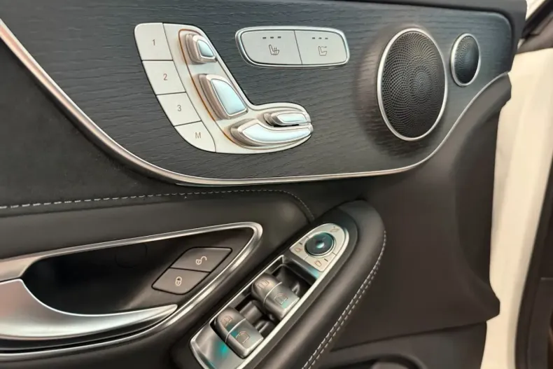 Mercedes-Benz C 63 AMG din 2022 cu 17.500 km - oferta MER161051 - foto 17