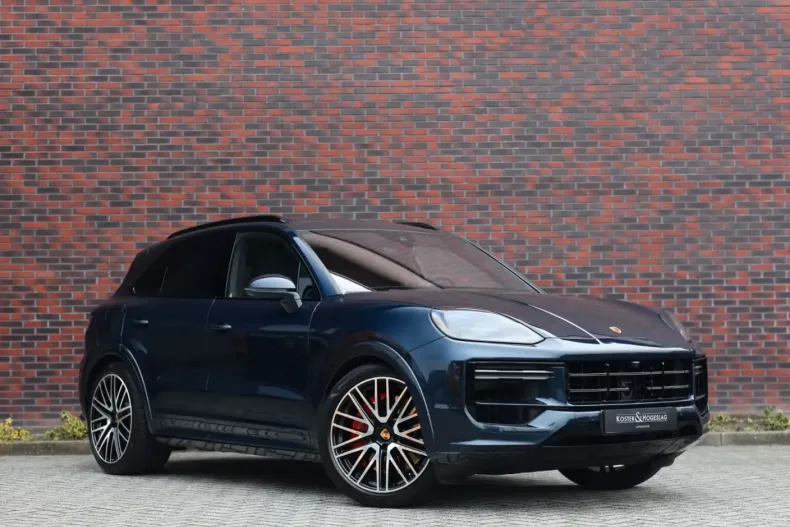 Porsche Cayenne din 2024 cu 72.681 km - oferta POR161057 - foto 1