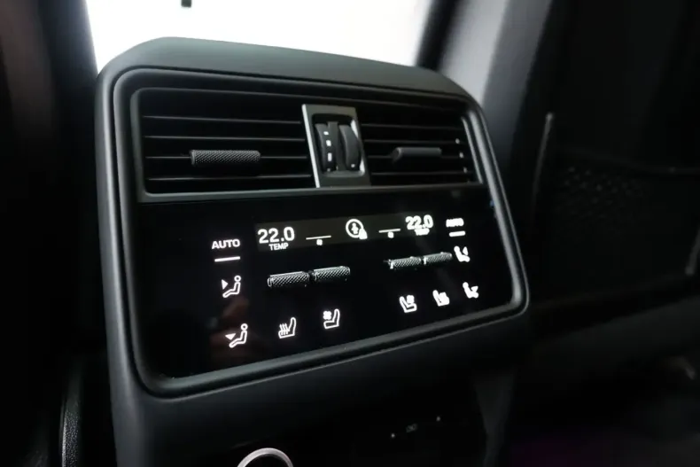 Porsche Cayenne din 2024 cu 72.681 km - oferta POR161057 - foto 40