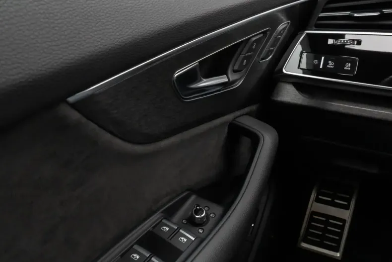 Audi SQ7 din 2020 cu 57.000 km - oferta AUD161074 - foto 38