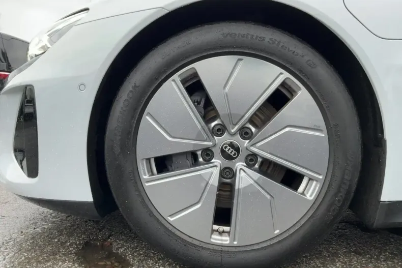 Audi e-tron GT din 2023 cu 21.798 km - oferta AUD161077 - foto 11