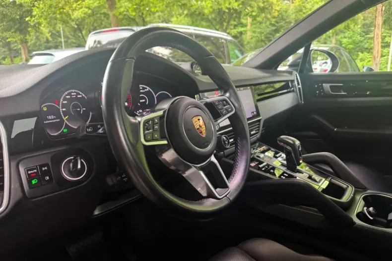 Porsche Cayenne din 2020 cu 90.400 km - oferta POR161083 - foto 2