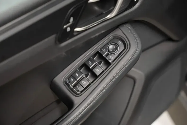 Porsche Macan din 2022 cu 50.500 km - oferta POR161086 - foto 21