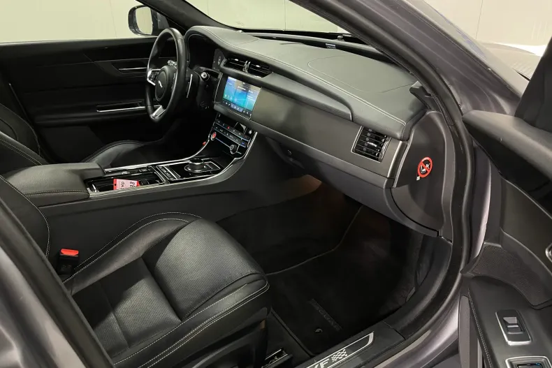 Jaguar XF din 2020 cu 99.673 km - oferta JAG161132 - foto 9