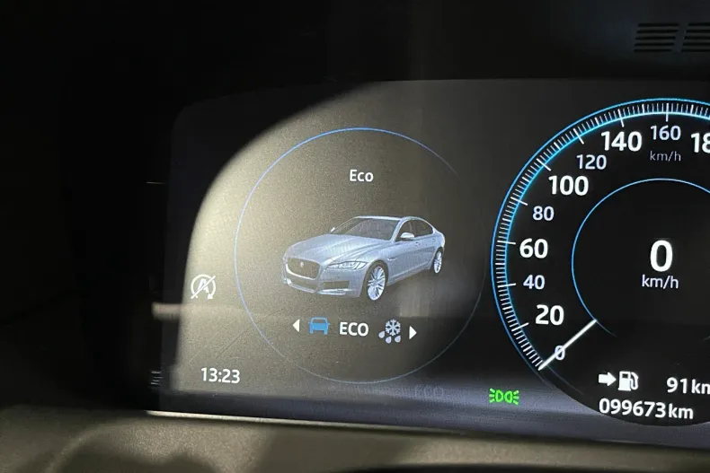 Jaguar XF din 2020 cu 99.673 km - oferta JAG161132 - foto 28