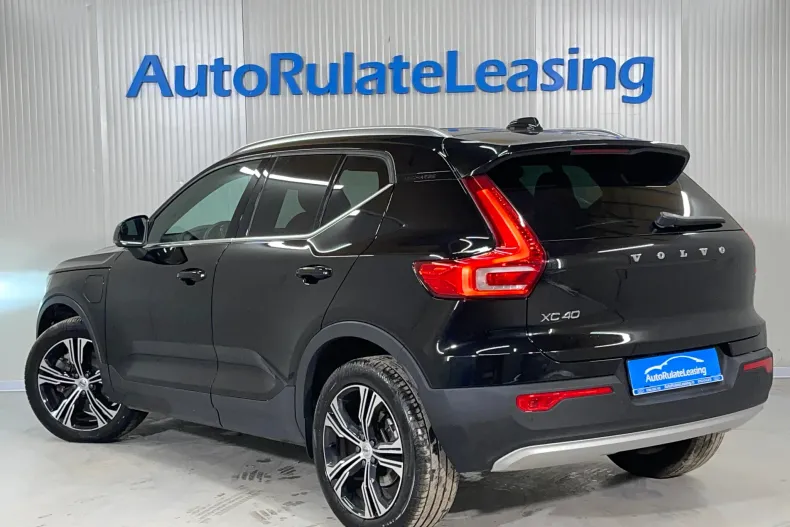 Volvo XC40 din 2021 cu 53.336 km - oferta VOL161133 - foto 4