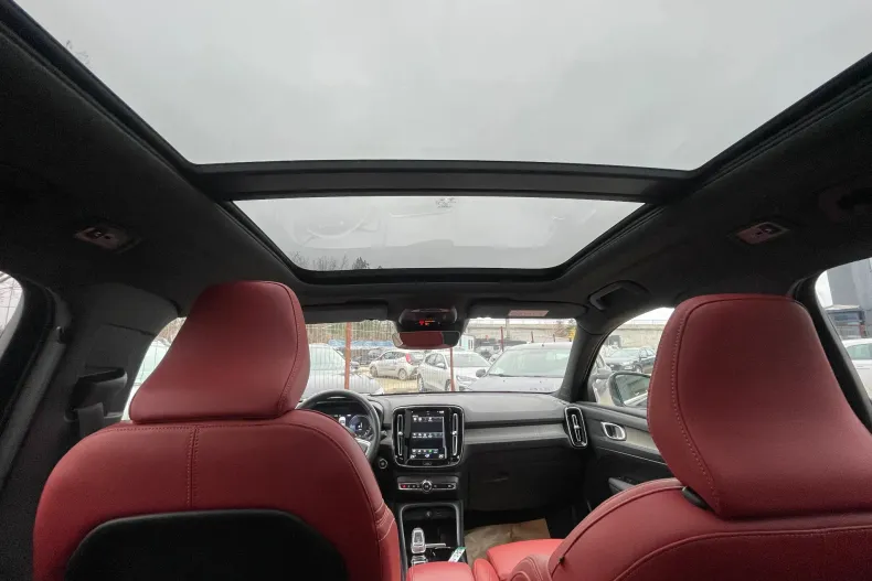 Volvo XC40 din 2021 cu 53.336 km - oferta VOL161133 - foto 8