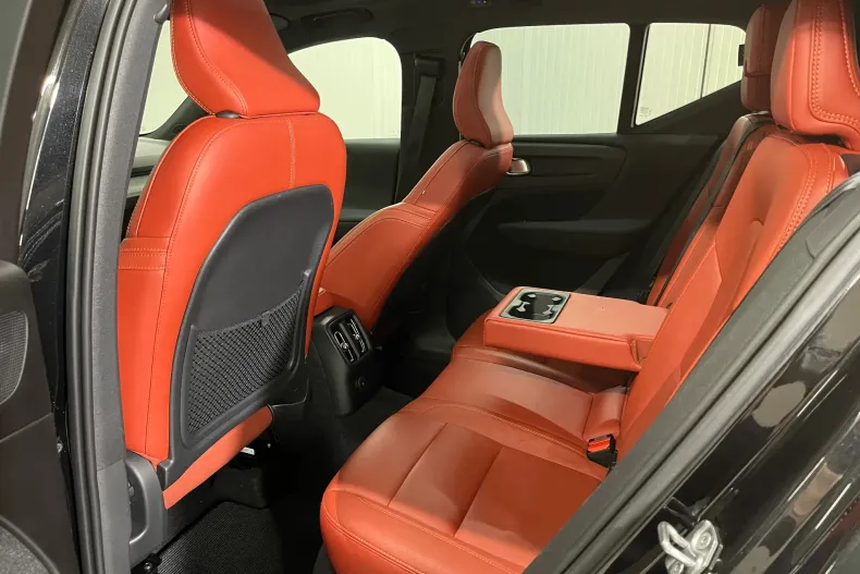 Volvo XC40 din 2021 cu 53.336 km - oferta VOL161133 - foto 12