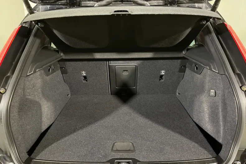 Volvo XC40 din 2021 cu 53.336 km - oferta VOL161133 - foto 13