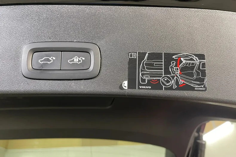 Volvo XC40 din 2021 cu 53.336 km - oferta VOL161133 - foto 21