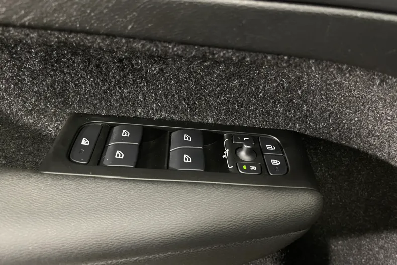 Volvo XC40 din 2021 cu 53.336 km - oferta VOL161133 - foto 23