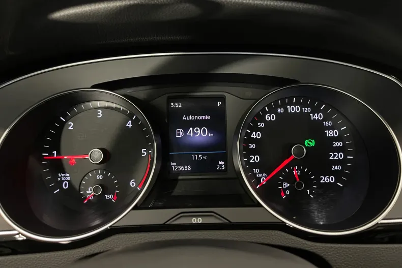 Volkswagen Passat din 2020 cu 123.688 km - oferta VOL161134 - foto 26