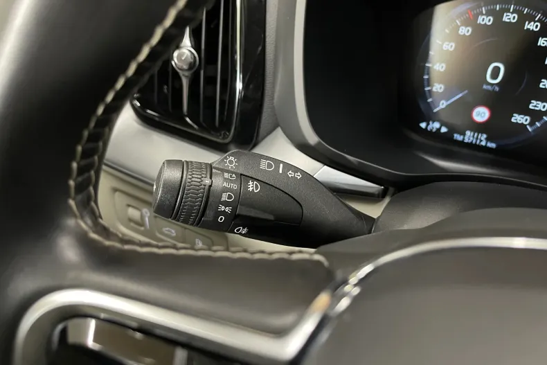 Volvo XC60 din 2020 cu 91.112 km - oferta VOL161136 - foto 28