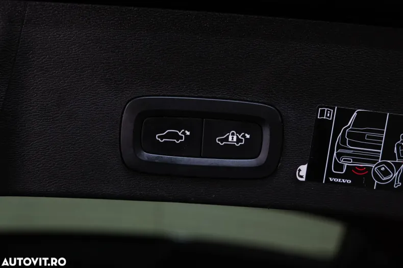 Volvo XC40 din 2022 cu 176.766 km - oferta VOL161146 - foto 15