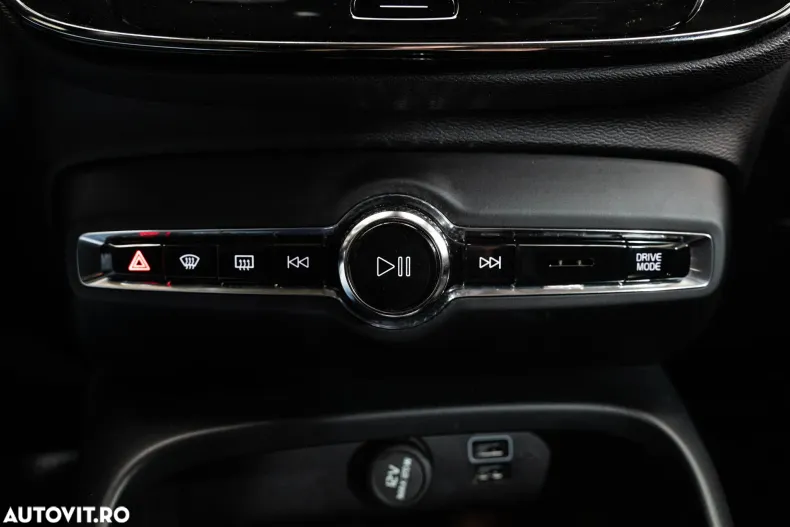 Volvo XC40 din 2022 cu 176.766 km - oferta VOL161146 - foto 17