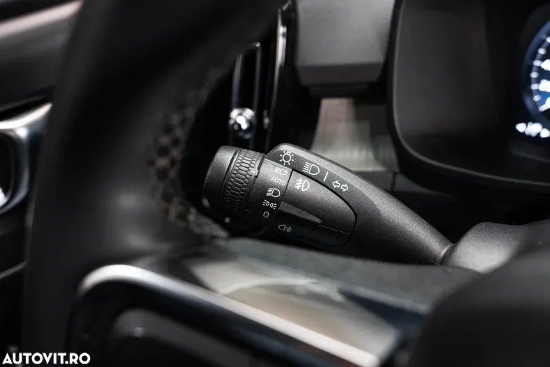 Volvo XC40 din 2022 cu 176.766 km - oferta VOL161146 - foto 28