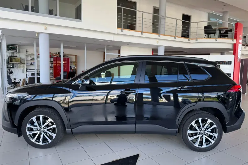 Toyota Corolla Cross din 2024 cu 4.100 km - oferta TOY161162 - foto 3
