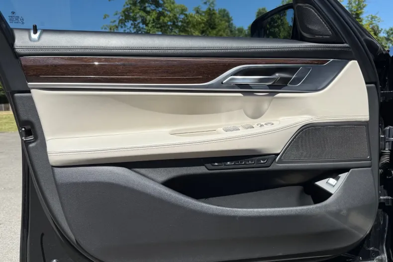 BMW Seria 7 din 2021 cu 111.309 km - oferta BMW161171 - foto 19