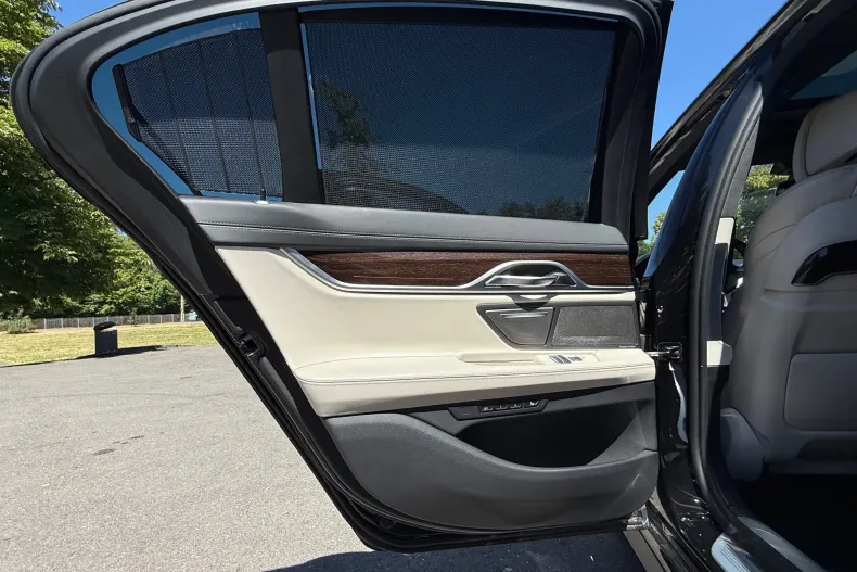 BMW Seria 7 din 2021 cu 111.309 km - oferta BMW161171 - foto 21