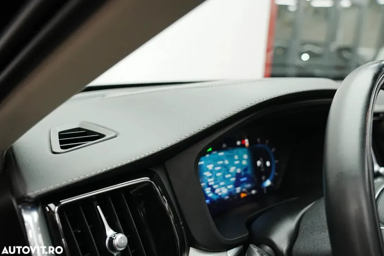 Volvo XC60 din 2022 cu 119.000 km - oferta VOL161198 - foto 16
