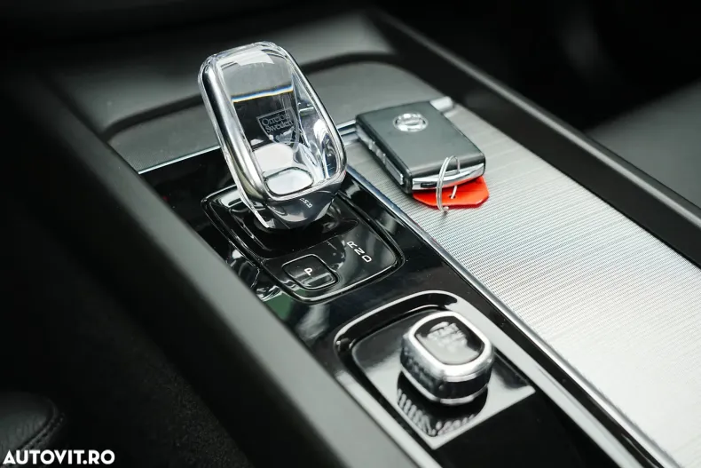 Volvo XC60 din 2022 cu 119.000 km - oferta VOL161198 - foto 39