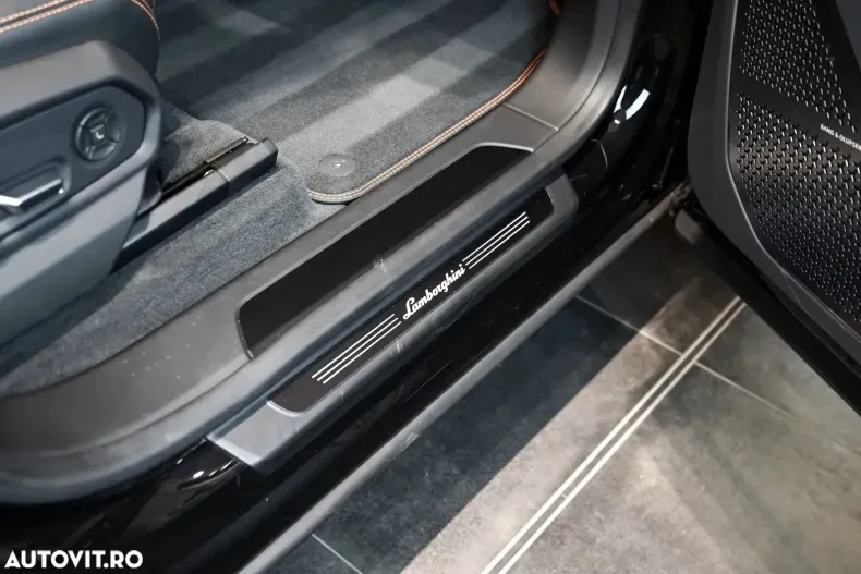 Lamborghini Urus din 2025 cu 2.870 km - oferta LAM161212 - foto 19