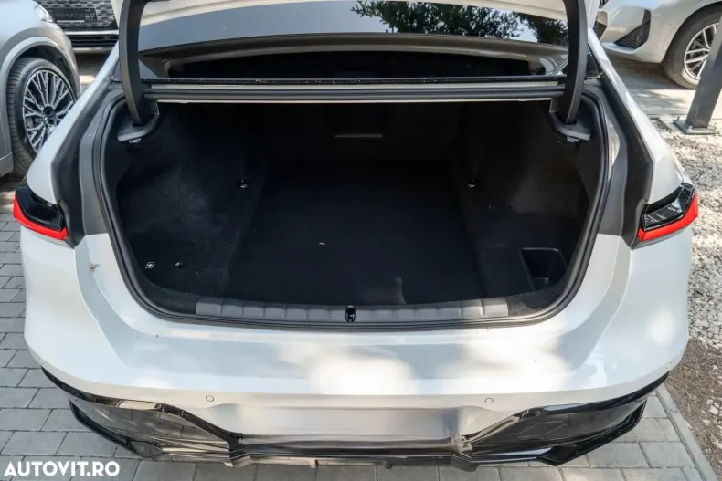 BMW Seria 7 din 2024 cu 16.200 km - oferta BMW161214 - foto 2