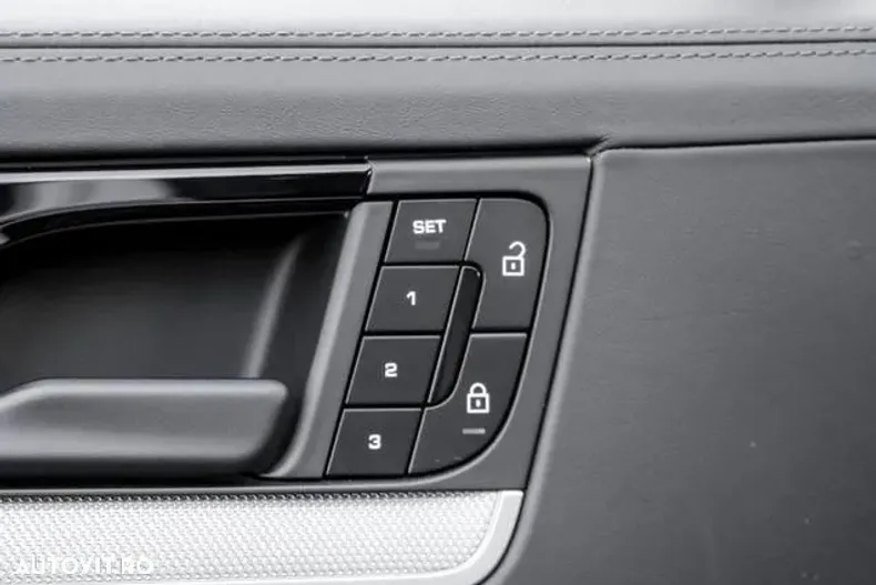 Porsche Cayenne din 2023 cu 12.900 km - oferta POR161217 - foto 17