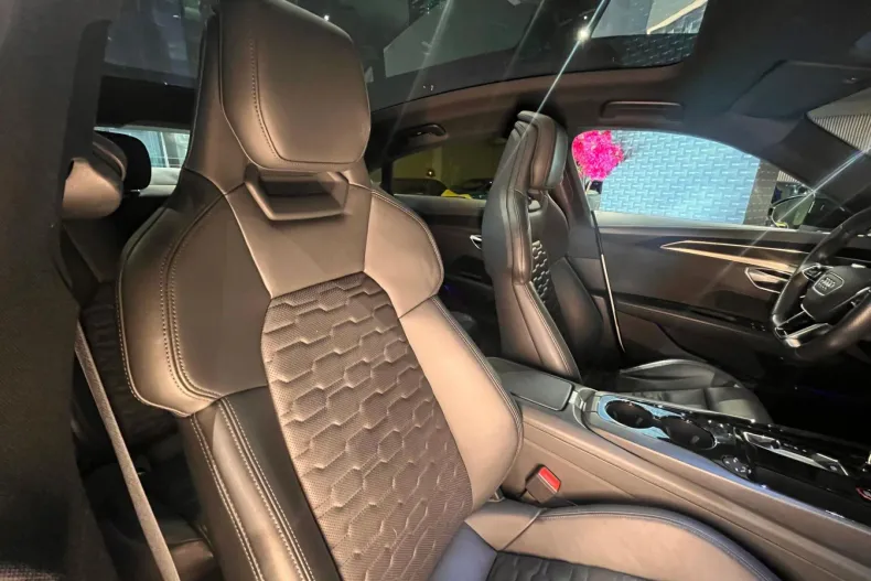 Audi e-tron GT din 2022 cu 65.900 km - oferta AUD161248 - foto 31