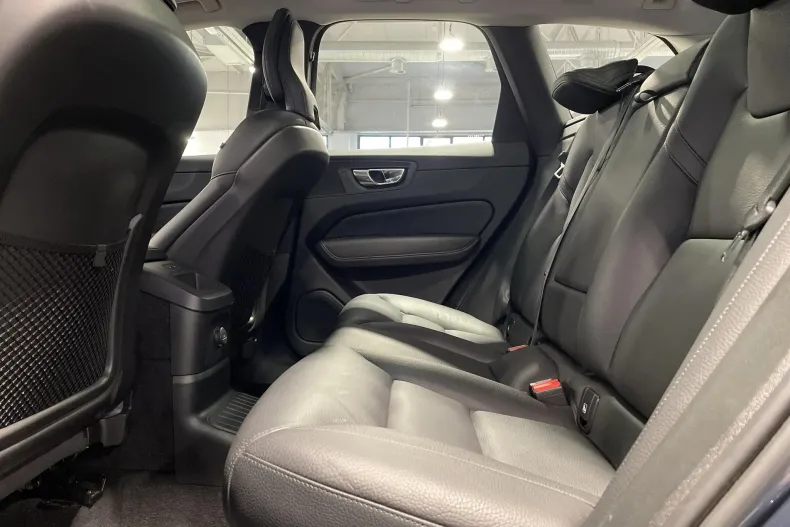 Volvo XC60 din 2022 cu 68.881 km - oferta VOL161271 - foto 12