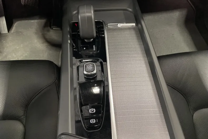 Volvo XC60 din 2022 cu 68.881 km - oferta VOL161271 - foto 18