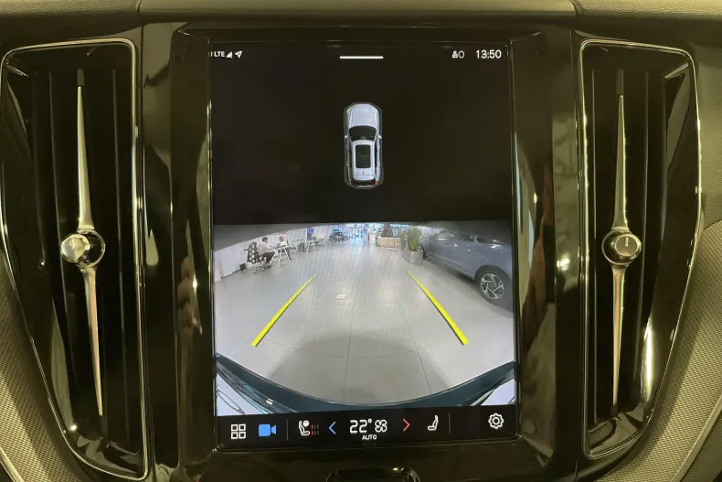 Volvo XC60 din 2022 cu 68.881 km - oferta VOL161271 - foto 19