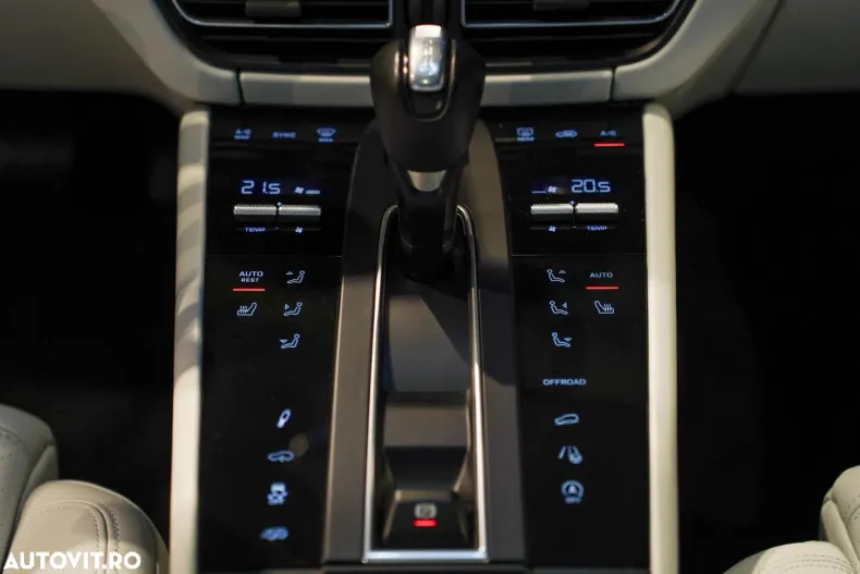 Porsche Macan din 2023 cu 42.395 km - oferta POR161276 - foto 36