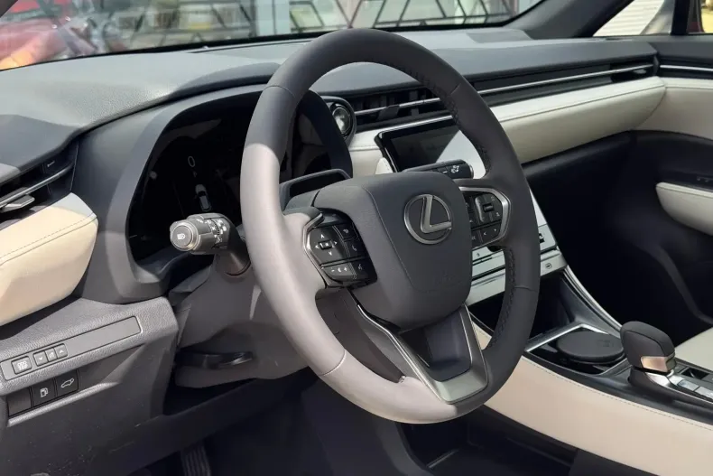 Lexus LBX din 2024 cu 2.500 km - oferta LEX161291 - foto 9