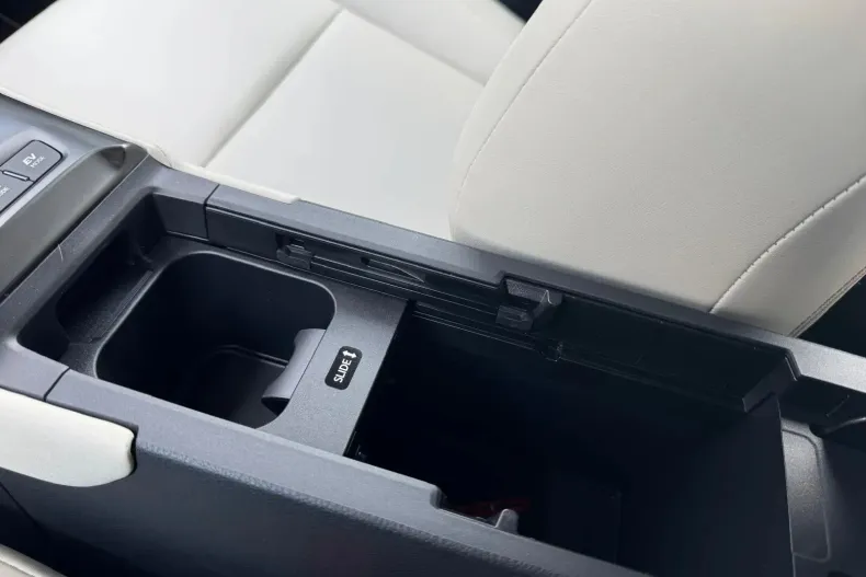 Lexus LBX din 2024 cu 2.500 km - oferta LEX161291 - foto 13