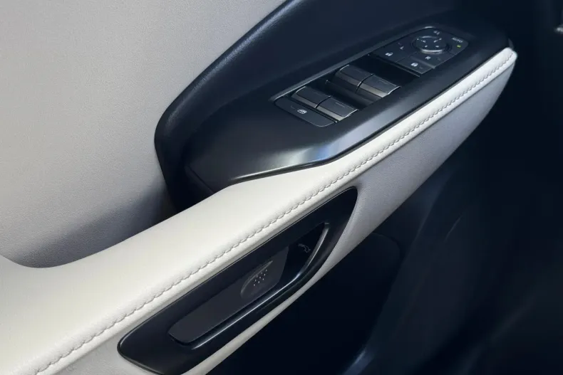 Lexus LBX din 2024 cu 2.500 km - oferta LEX161291 - foto 21