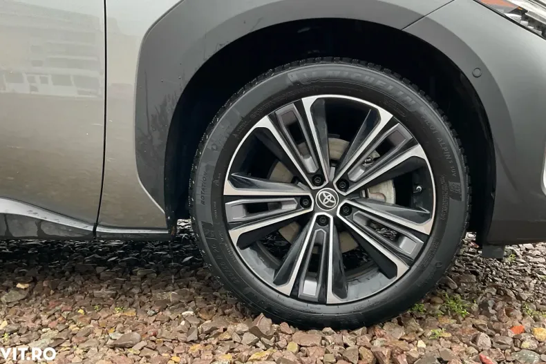 Toyota bZ4X din 2024 cu 11.094 km - oferta TOY161304 - foto 10