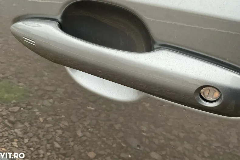 Toyota bZ4X din 2024 cu 11.094 km - oferta TOY161304 - foto 11