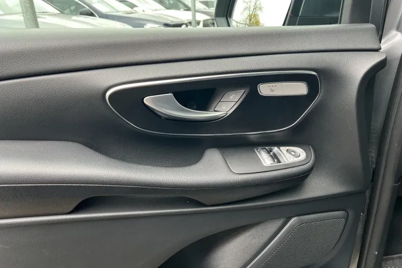 Mercedes-Benz V din 2022 cu 71.266 km - oferta MER161312 - foto 12