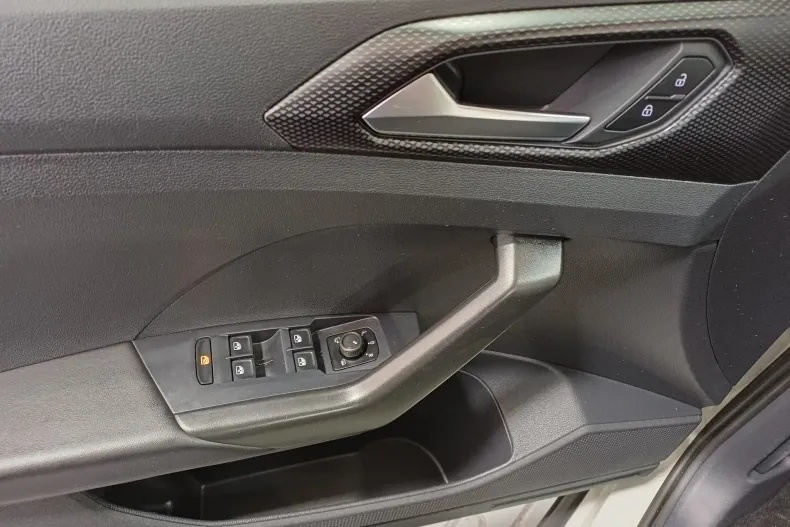 Volkswagen T-Cross din 2022 cu 104.753 km - oferta VOL161353 - foto 8