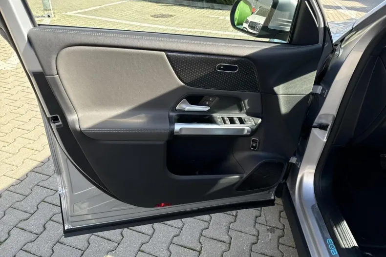 Mercedes-Benz EQB din 2024 cu 11.700 km - oferta MER161358 - foto 13