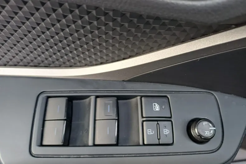 Toyota C-HR din 2023 cu 33.400 km - oferta TOY161406 - foto 12